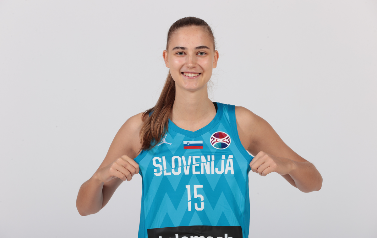 Mojca Jelenc | Mojca Jelenc je z Valencio osvojila španski superpokal.  | Foto Aleš Fevžer