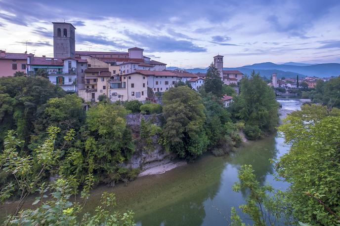 Čedad | V furlanskem mestu Čedad se je v času prihoda Slovanov že govorila inovativna zahodna romanščina, ki je nastala iz nekdaj enotnega romanskega jezika. | Foto Guliverimage