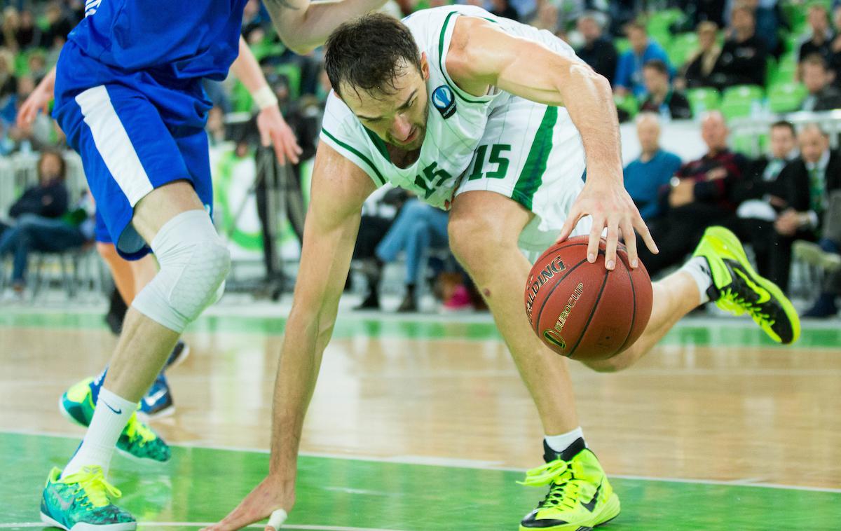 Mirza Begić | Olimpija ima po sedmih tekmah lige prvakov na računu le eno zmago in je prikovana na dno lestvice. Na derbiju začelja je s 84:94 izgubila pri Bešiktašu. | Foto Vid Ponikvar