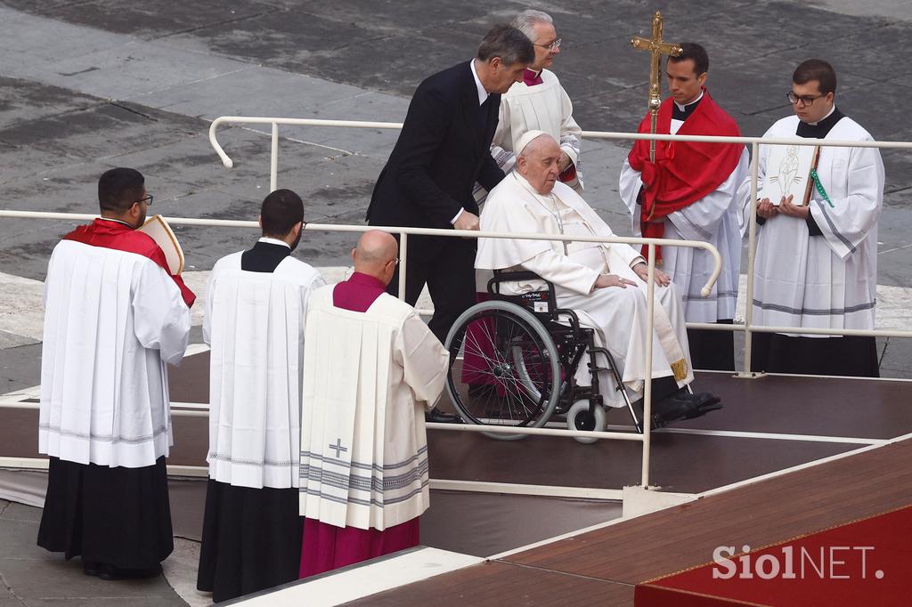 Pogreb papeža Benedikta XVI.