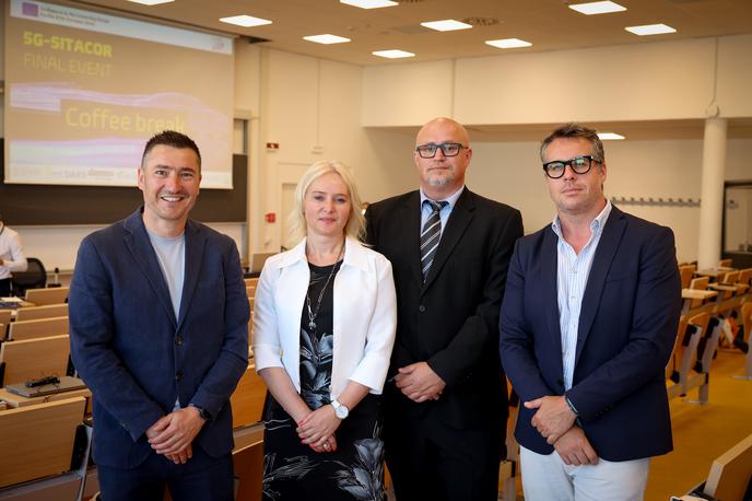 5G-SITACOR | Med slovenskimi udeleženci in partnerji evropskega projekta EU-SITACOR je tudi Telekom Slovenije (z leve proti desni Luka Španič, Vesna Prodnik, Marko Stošicki, Dejan Šošter). | Foto Ana Kovač