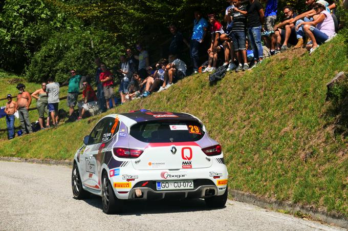 Aleks Humar (renault clio R3T) kot večkratni državni prvak nima podpore uvoznika Renaulta. | Foto: Gregor Pavšič