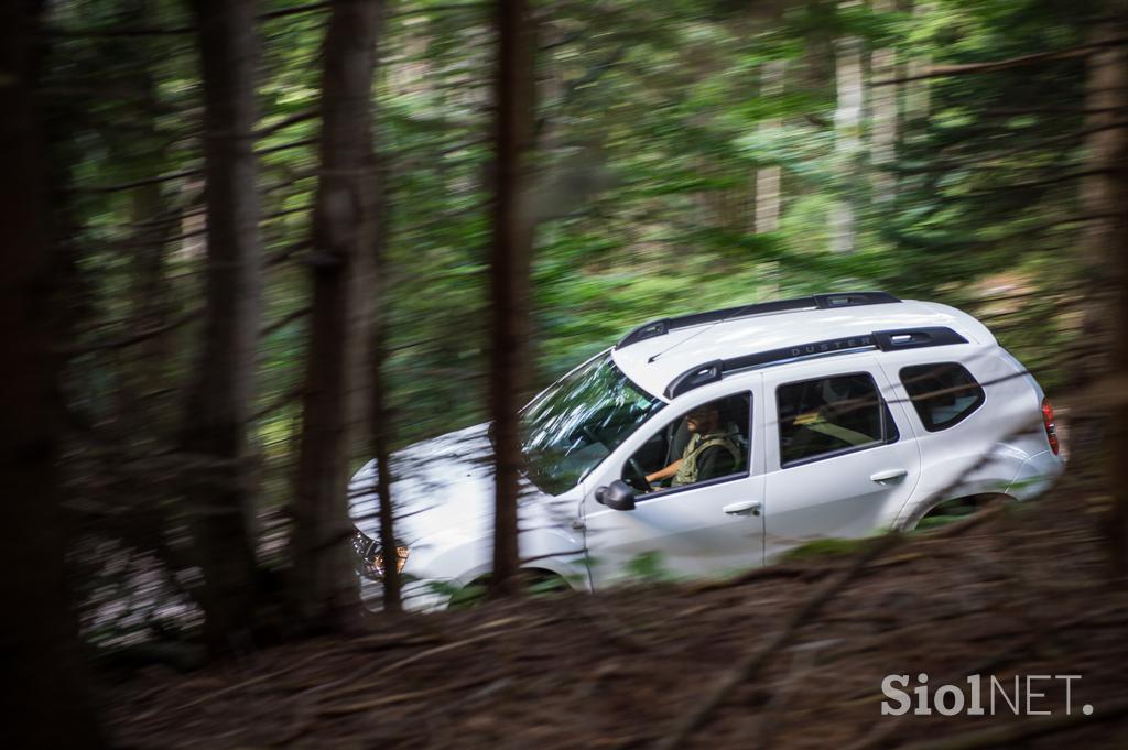 Dacia duster in oskrbnik gorske koče