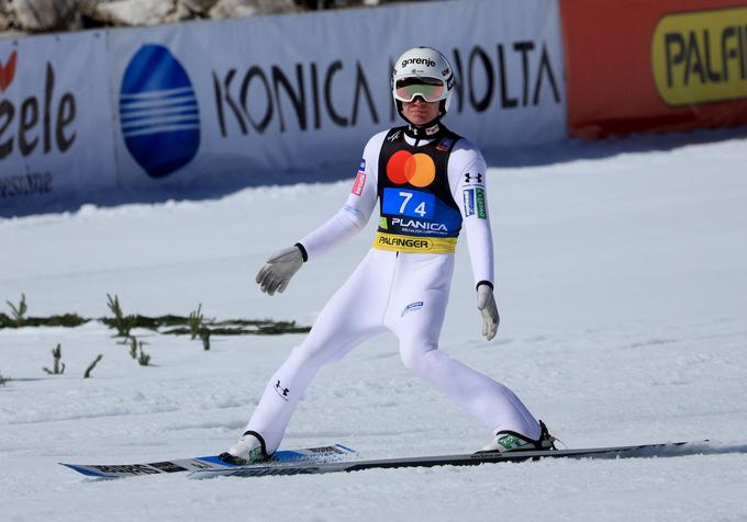 Anže Lanišek po poletu 217 m. | Foto: Reuters