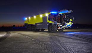 Rosenbauer panther 4. generacije – še učinkoviteje proti ognjenim zubljem na letališčih