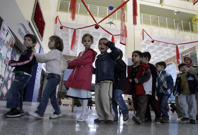 Erdoganovi islamisti skušajo mlade Turke vzgojiti v skladu s svojimi ideološkimi pogledi na svet. | Foto: Reuters