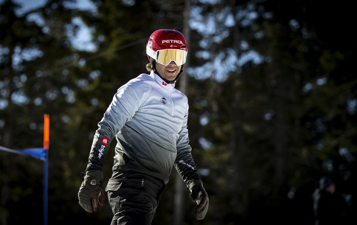 Rogla Žan Košir | Najvišje uvrščeni slovenski deskar v tej sezoni Žan Košir je v ponedeljek opravil še zadnji trening na progi Jasa na Rogli, kjer bo 1. in 2. marca potekalo svetovno prvenstvo v paralelnih deskarskih disciplinah.  | Foto Ana Kovač