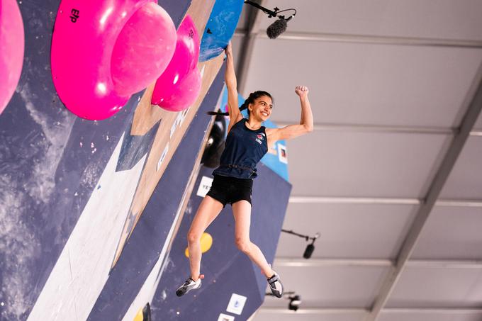 Natalia Grossman dobro izkorišča odsotnost Janje Garnbret. | Foto: Daniel Gajda/IFSC