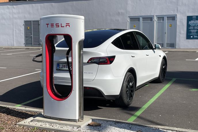 Tesla model Y | Tesla ima svoje hitre polnilnice tudi na treh lokacijah v Sloveniji. | Foto Gregor Pavšič