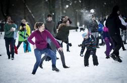 Snežni spopad v Ljubljani #foto #video