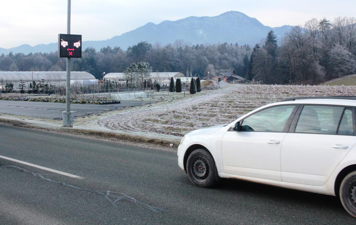 Zavarovalnica Triglav | Praksa kaže, da lahko brez večjih posegov v infrastrukturo inteligentni prometni sistemi preprečijo do 80 odstotkov prometnih nesreč na nepreglednih odsekih in pomembno znižajo delež prehitrih voznikov v naseljih. | Foto Zavarovalnica Triglav