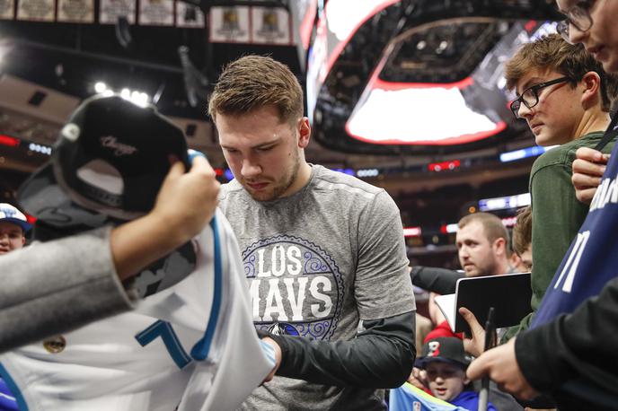 Luka Dončić | Luka Dončić se bo prvič v sezoni v ligi NBA pomeril proti Zionu Williamsonu. | Foto Reuters