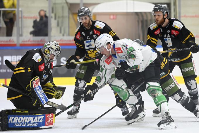 Olimpija je po zaostanku z 0:3 dvakrat zadela in se približala, a preobrat ji ni uspel. | Foto: Foppa Iwan - HC Pustertal