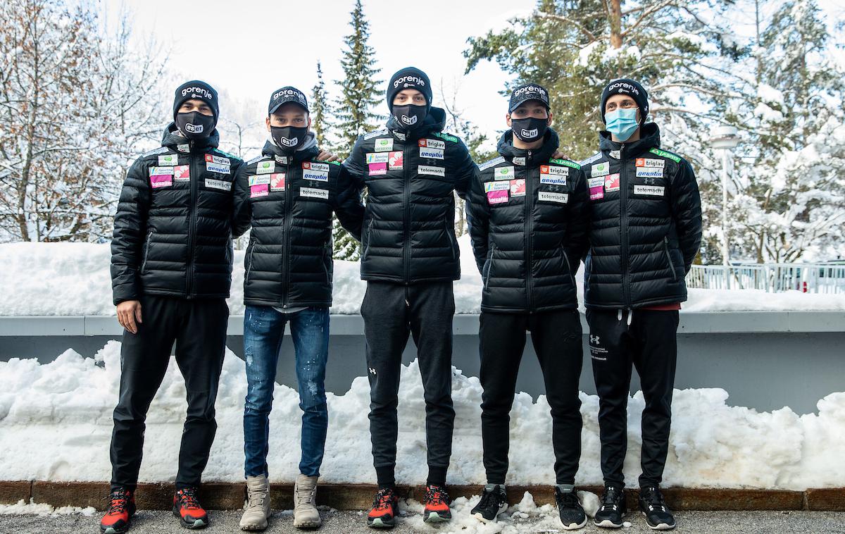 slovenski skakalci | Slovenska skakalna odprava bo na 69. novoletno turnejo, ki se bo v ponedeljek začela v Oberstdorfu, v Nemčijo odpotovala v nedeljo zgodaj zjutraj. | Foto Vid Ponikvar