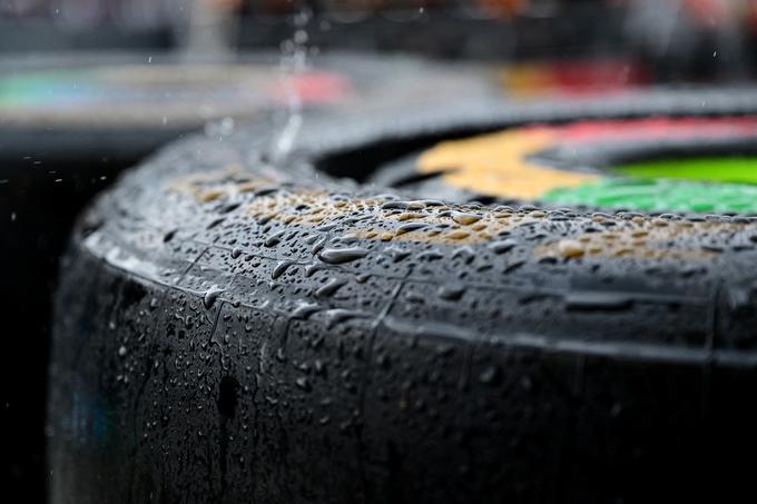 Deževen petek na Hungaroringu | Foto: Reuters