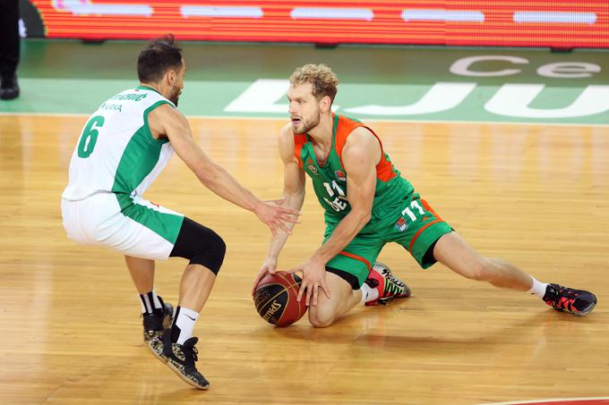 Jaka Blažič je v zaključku uspešno metal proste mete. | Foto: ABA/Aleš Fevžer/Cedevita Olimpija