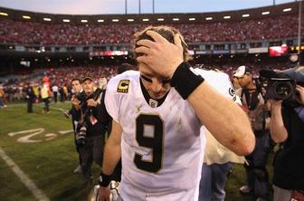 Adijo, rekorder Brees in Tebow