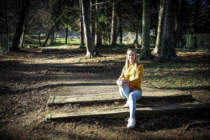 "Na skakalnici se nisem več počutila tako dobro, kot sem se v preteklosti, padci so pustili posledice, zato sem se odločila, da se olimpijskim igram odpovem. Če bi se jih udeležila, bi tam želela doseči nek vidnejši rezultat, ne pa samo odkljukati ene od svojih želja." | Foto: Ana Kovač