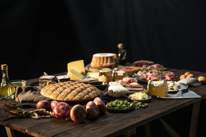 Najprijetnejši način spoznavanja Slovenije je zagotovo okušanje slovenskih lokalnih ter tradicionalnih jedi in proizvodov.  | Foto: Aljoša Rebolj