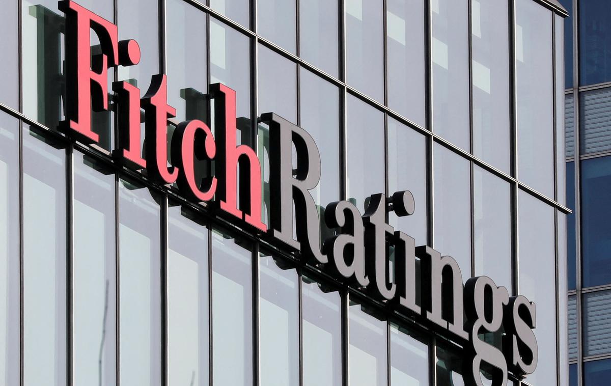 Fitch in S&P | Ukrajina se zaradi ruske agresije letos spopada s 35- do 45-odstotnim nazadovanjem obsega bruto domačega proizvoda in mesečnim proračunskim primanjkljajem v višini pet milijard dolarjev. | Foto Reuters