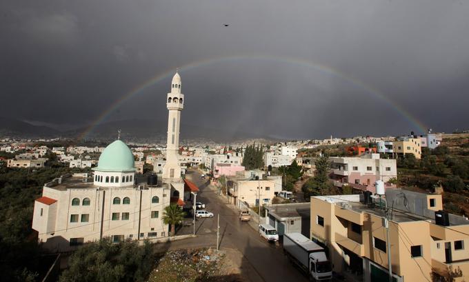 Njegov oče živi v mestu Nablus, ki leži na Zahodnem bregu. ''Nagovarjam ga, da bi prišel v Slovenijo, a bo kar težka. Ne vem, ali ima odprte kakšne rane, pa tega noče, ali pa je pač postal malce starejši in se mu ne da. Raje vidi, da ga obiskujem jaz, kar pa je zadnja leta zaradi pandemije koronavirusa močno oteženo. Načrtujem pa v kratkem, da ga bom lahko obiskal. Med dopustom. V Palestini se dobro počutim. Ljudje so prekrasni, tam imam veliko sorodnikov, hrana je odlična. Vrhunsko je.'' | Foto: Guliverimage/Vladimir Fedorenko