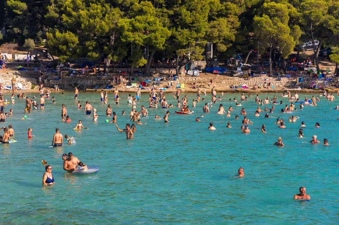 plaža, hrvaška, morje, poletje | Po opravljeni kriminalistični preiskavi so ga v petek privedli na policijsko postajo. | Foto Shutterstock