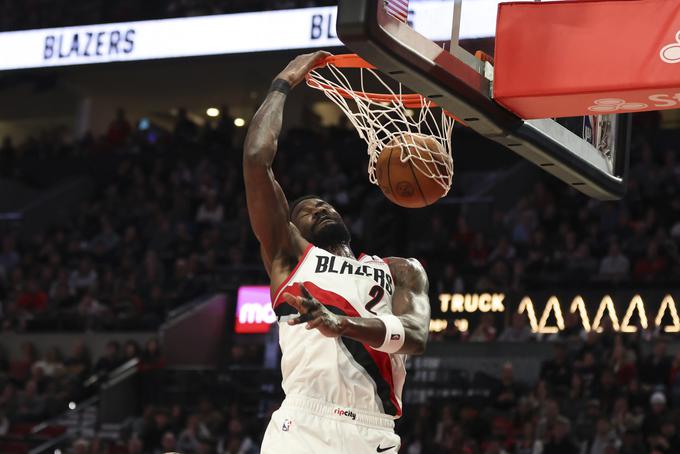 Deandre Ayton je dosegel dvojni dvojček. | Foto: Guliverimage