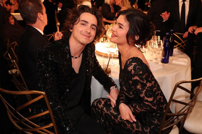 Igralec Timothée Chalamet in Kylie Jenner januarja letos na podelitvi nagrad zlati globusi. | Foto: Profimedia