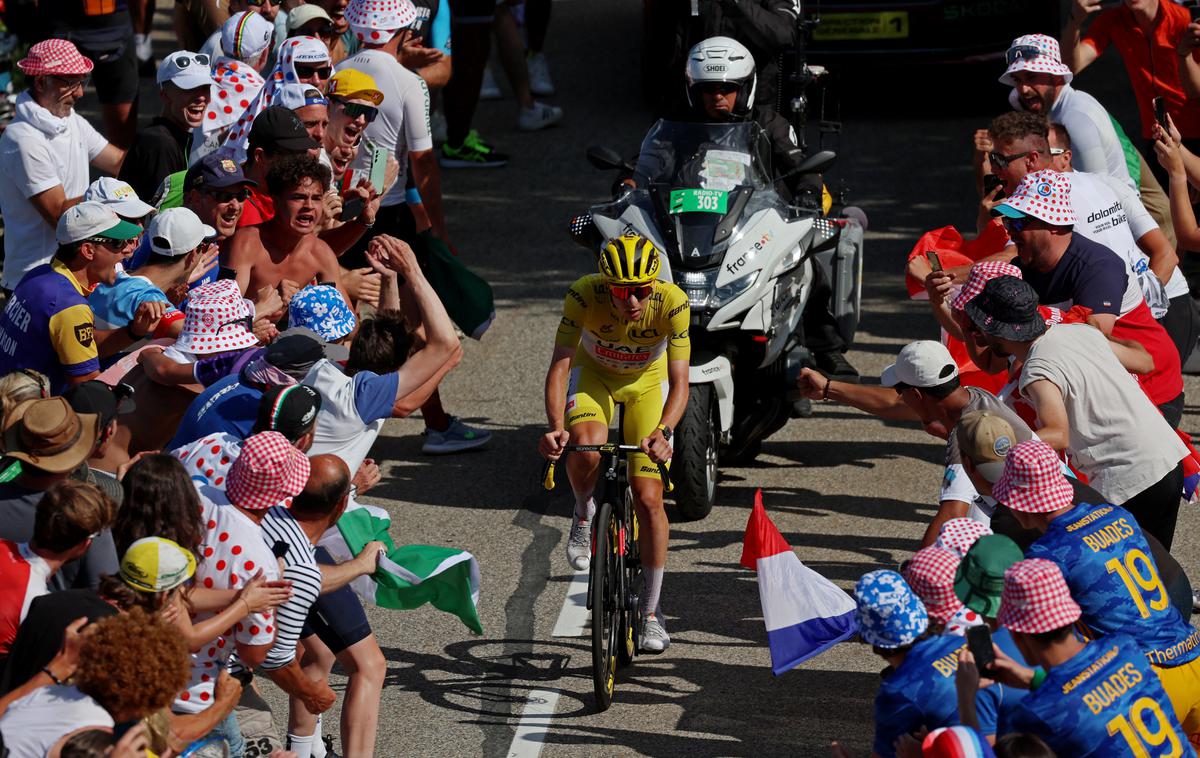 Tadej Pogačar, TDF 2024 | "Ves peloton ve, da je Tadej najboljši in lahko mirno starta v zadnji teden," je prepričan Kristijan Koren. | Foto Reuters