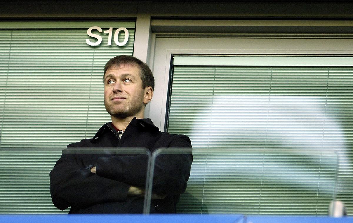 abramovič | Na seznamu sankcij je tudi več oligarhov, med njimi lastnik Chelsea Roman Abramovič. | Foto Reuters