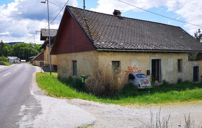 Šilerjeva hiša tik ob vstopu v vas Kamni Potok.  | Foto: Gregor Pavšič