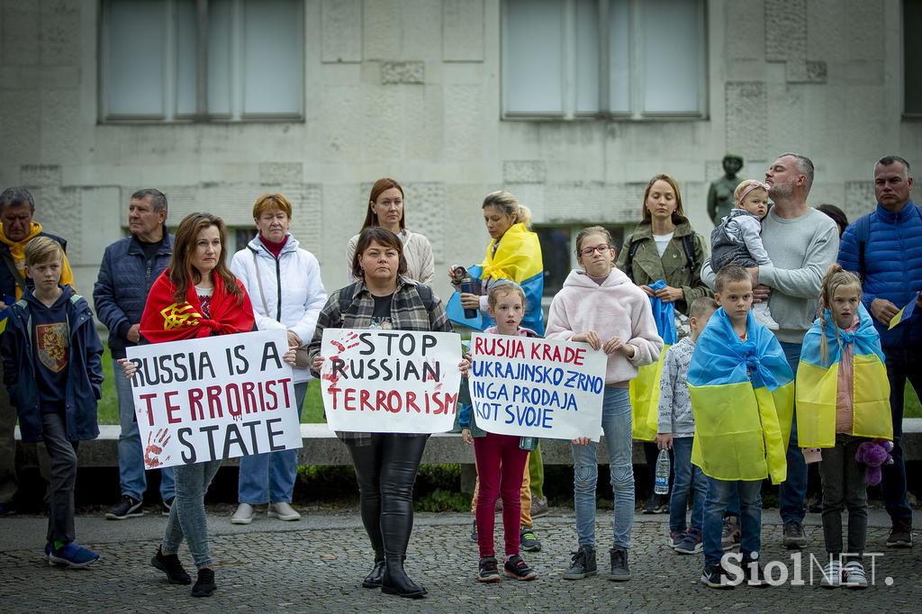 Shod v središču Ljubljane v podporo Ukrajini