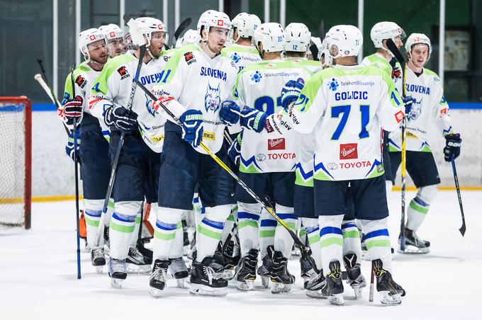 Trije vratarji, devet branilcev in 13 napadalcev bo poskušalo uresničiti cilj. | Foto: Vid Ponikvar