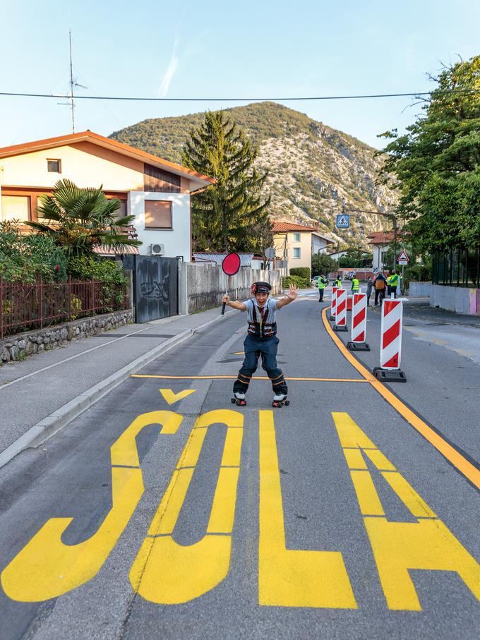 Želijo si, da ne bi šlo le za začasen ukrep, ampak da bi bila Šolska ulica podlaga za dolgoročne spremembe v prometnem režimu ali infrastrukturi. | Foto: Klub Zagon