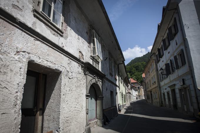 Z ozaveščanjem o pomenu tovrstnega okna kot dela kulturne dediščine kraja je to v zadnjem obdobju dobilo tudi status posebnosti.  | Foto: Bojan Puhek