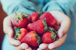 S pesticidi najbolj onesnaženo sadje so jagode, zelenjava pa špinača