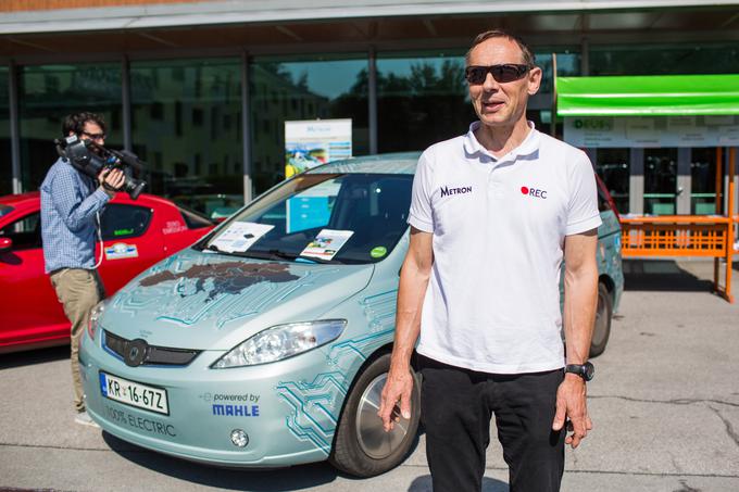 Andrej Pečjak, inovator in pionir električne mobilnosti v Sloveniji je zaslovel s prototipom avtomobila metron 7 na električni pogon, s katerim se postavil rekord, saj je brez vmesnega polnjenja prevozil 862 kilometrov.  | Foto: Klemen Korenjak