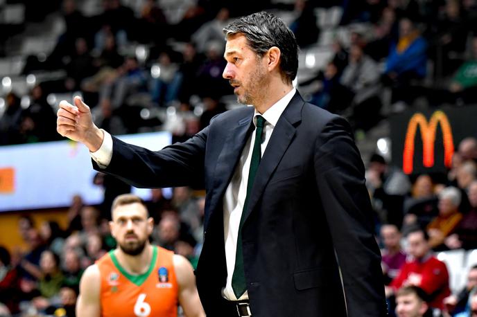 Juventus Cedevita Olimpija | Jurica Golemac je moral še enkrat čestitati nasprotnemu trenerju za premoč. | Foto Tine Ružič/Cedevita Olimpija