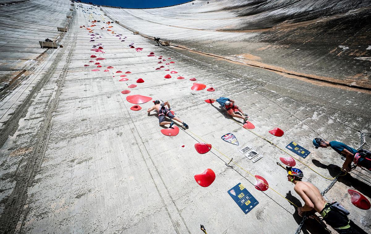 Red Bull plezanje | V finalu spektakla v Švici so bili med štirimi sodelujočimi trije Slovenci. | Foto Stefan Voitl / Red Bull Content Pool