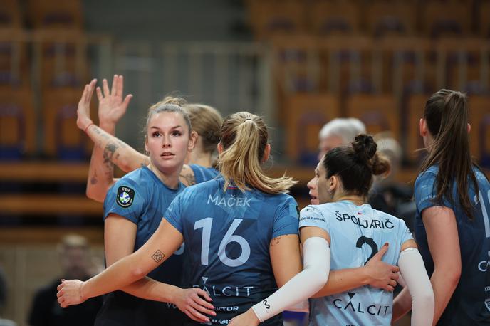 Calcit Volley : Numia Vero Volley, liga prvakinj | Kamničanke so pri favorizirani italijanski zasedbi Vero Volley izgubile z 0:3. | Foto Aleš Fevžer