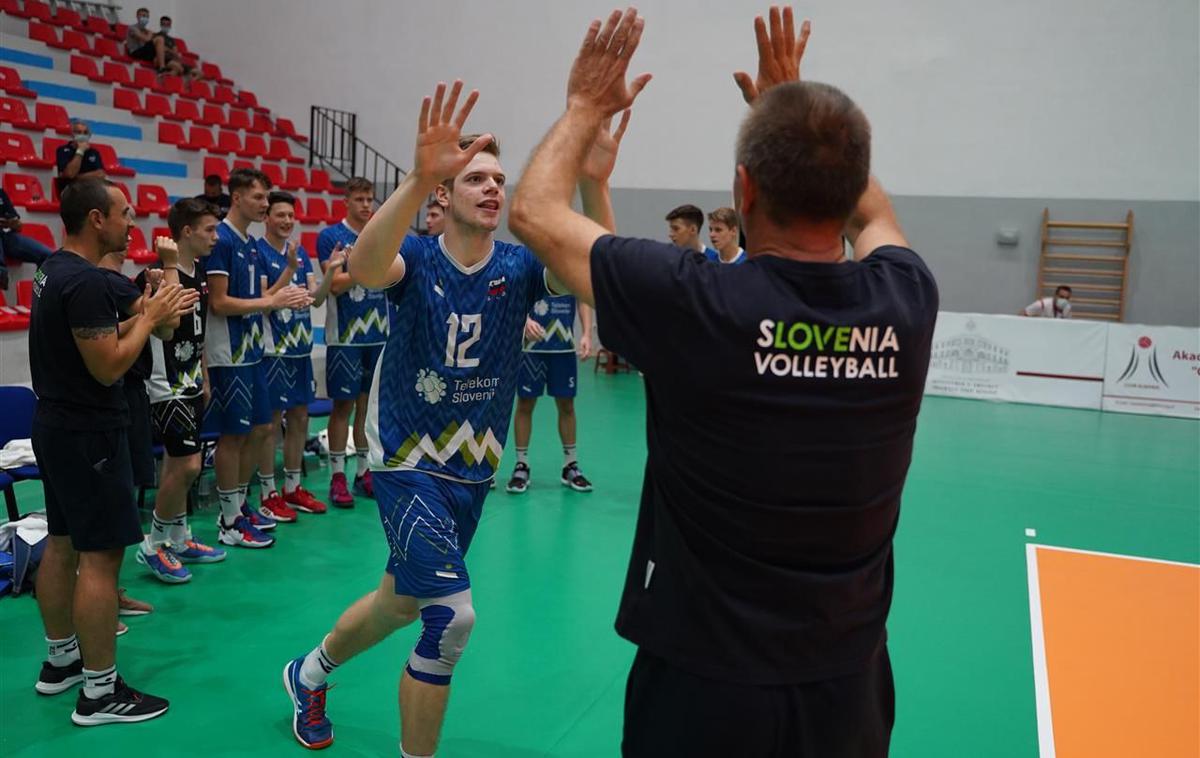 slovenska odbojkarska reprezentanca ep do 17 let | Mladi slovenski odbojkarji so evropski prvaki do 17 let. V finalu so s 3:0 premagali favorizirano Rusijo. | Foto CEV