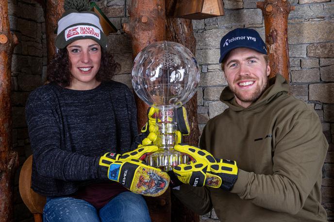 Aleksander Aamodt Kilde | Aleksander Aamodt Kilde je šele v Söldnu prišel do tradicionalne skupne fotografije z dobitnico velikega kristalnega globusa Federico Brignine. | Foto Sportida