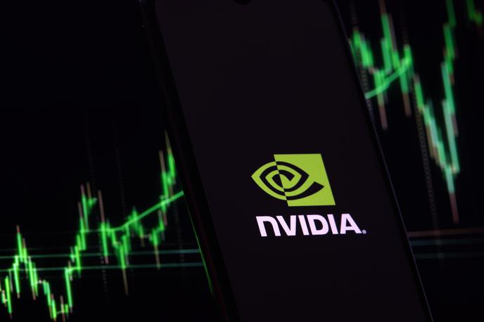 Nvidia | Astronomski dvig cene delnice Nvidie je bil v prvi polovici leta 2024 glavni dejavnik za rekordno polletno rast delniškega indeksa S&P 500, ki velja za enega glavnih kazalnikov razpoloženja vlagateljev na newyorški borzi. Letos se je S&P 500 namreč povzpel že za več kot 15 odstotkov. | Foto Shutterstock