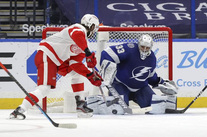 Tampa Bay Lightning - Detroit Red Wings | Rdeča krila so napolnila mrežo prvakov. | Foto Guliverimage