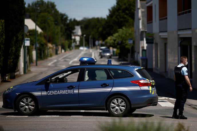 napad z nožem francija | "Slogan ACAB je očitno znak, da je oseba želela neposredno napasti policijo," je dejal Darmanin. | Foto Reuters