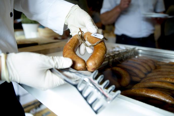 kranjska klobasa | Z novim letom so v ljubljanskem Zavodu za transfuzijsko medicino popestrili ponudbo krvodajalske malice. | Foto Ana Kovač