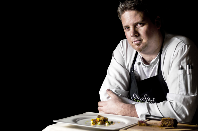 Martino Furlan, Parkov chef kuhinje in član slovenske državne reprezentance kuharjev, vedno znova presenti s spretnim povezovanjem modernih kulinaričnih tehnik z izročilom nonine kuhinje.  | Foto: 