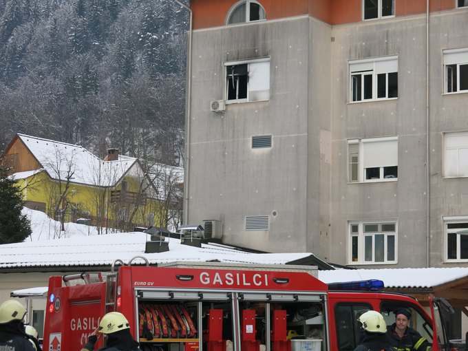 požar Jesenice, bolnišnica | Foto: STA ,