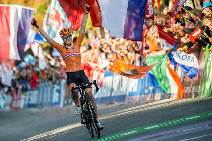 Anna van der Breggen |  Anna van der Breggen je pometla s konkurenco. | Foto Vid Ponikvar