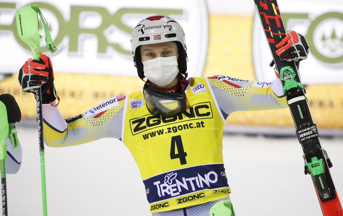 Henrik Kristoffersen | Henrik Kristoffersen je v finalu z 12. poskočil na 1. mesto. | Foto Reuters